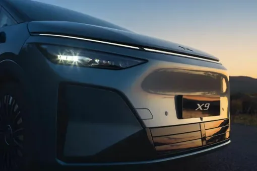 XPENG X9 eksterior 3